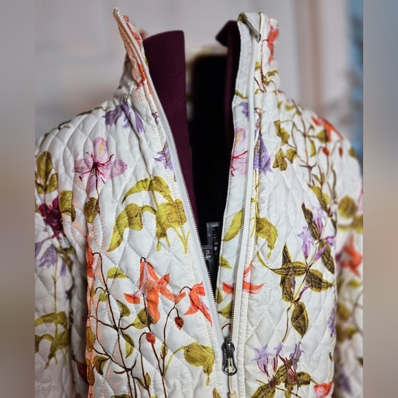 Lands End White & Floral Light Quilted Insulated Jacket - Picture 8 of 16